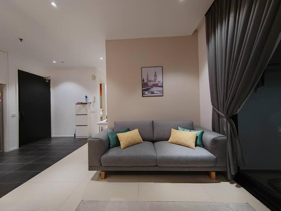 Arcoris Mont Kiara 7# Main Street #Walking 1MK# 163 Retails# 2 BR Balcony 2-4Pax