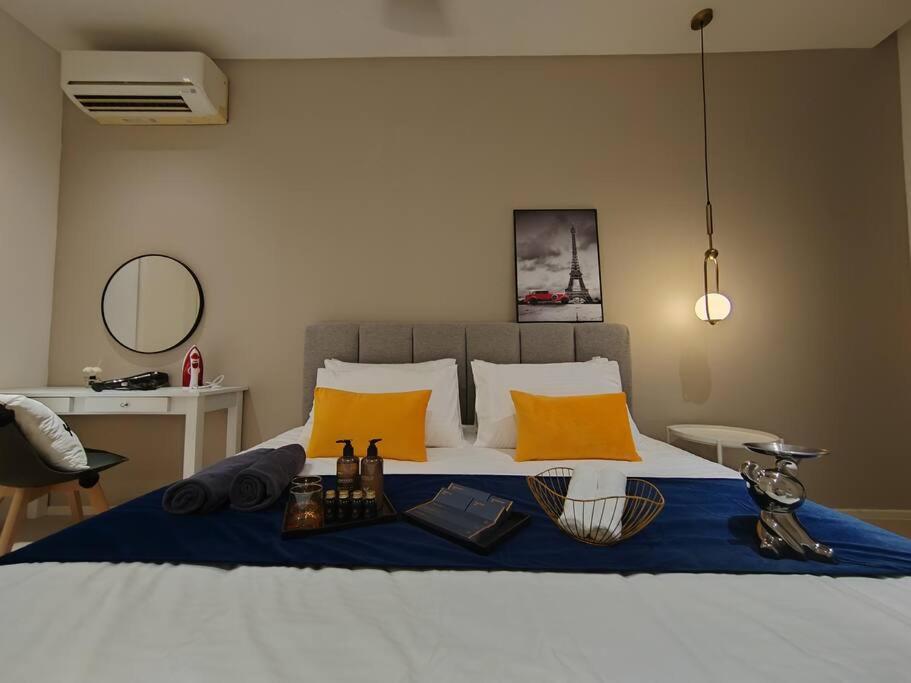 Arcoris Mont Kiara 7# Main Street #Walking 1MK# 163 Retails# 2 BR Balcony 2-4Pax