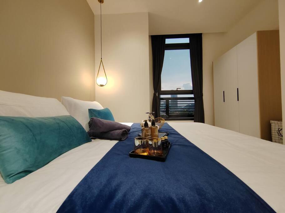 Arcoris Mont Kiara 7# Main Street #Walking 1MK# 163 Retails# 2 BR Balcony 2-4Pax