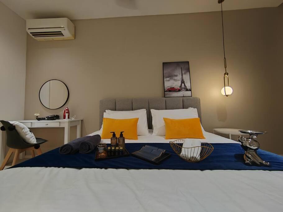 Arcoris Mont Kiara 7# Main Street #Walking 1MK# 163 Retails# 2 BR Balcony 2-4Pax