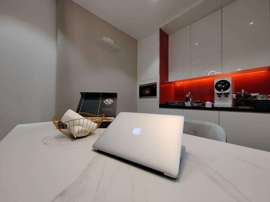 Arcoris Mont Kiara 7# Main Street #Walking 1MK# 163 Retails# 2 BR Balcony 2-4Pax