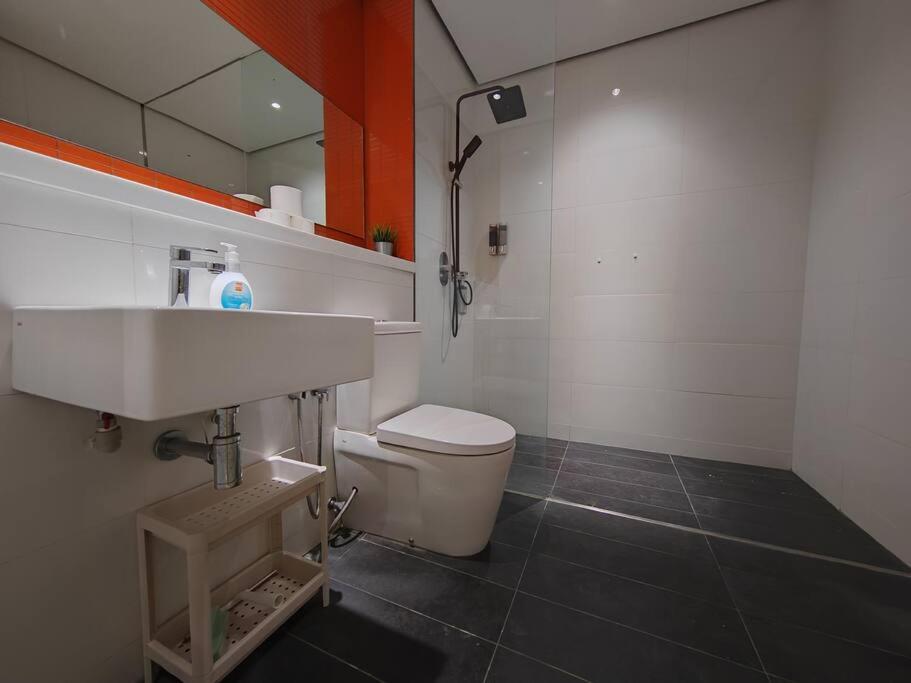 Arcoris Mont Kiara 7# Main Street #Walking 1MK# 163 Retails# 2 BR Balcony 2-4Pax