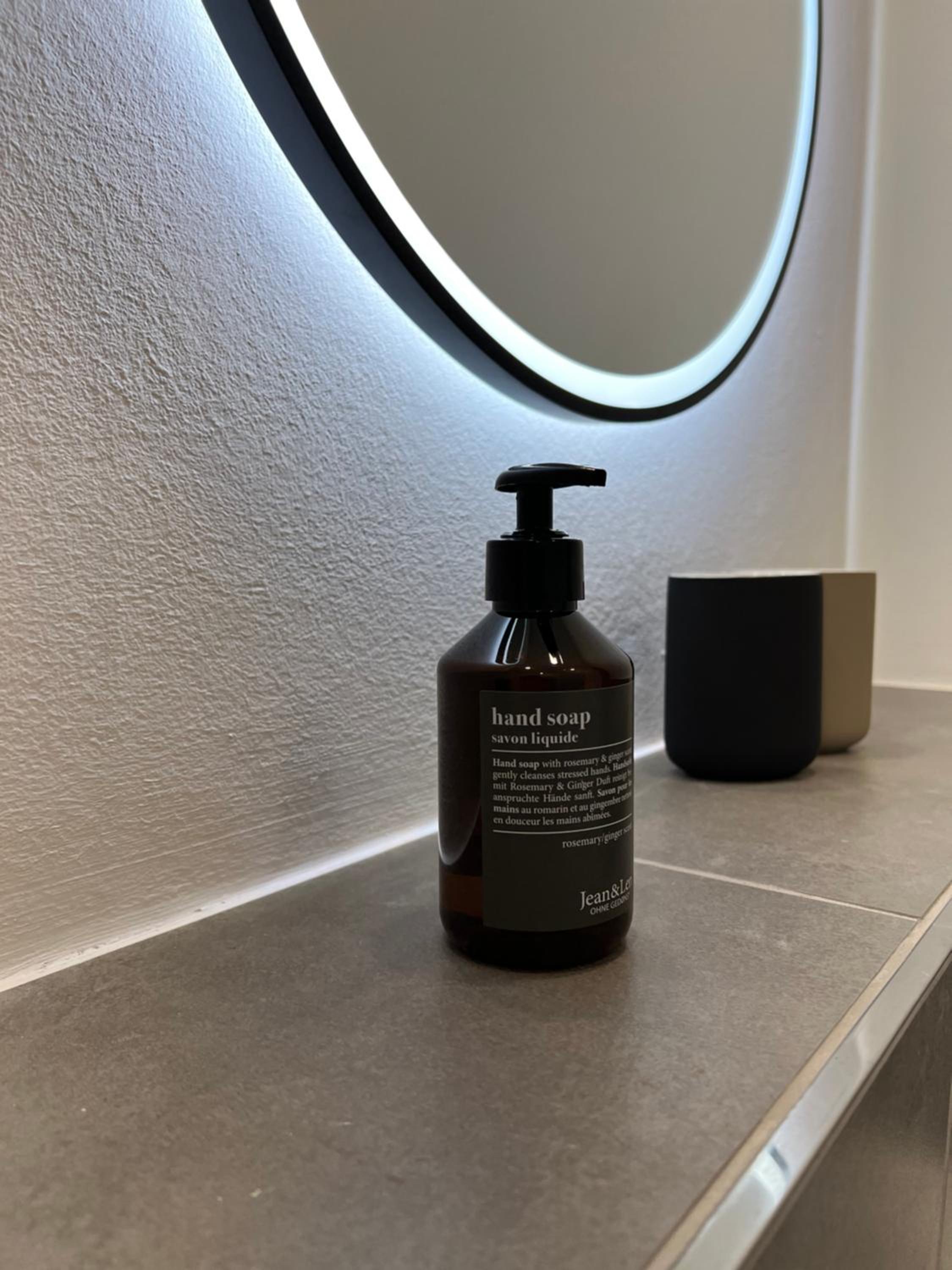 Apartment Kranich mit 3 Zimmern, top Infrastrukturlage HH Langenhorn, nähe Airport, Boxspringbetten und Arbeitsplätzen mit Glasfaser WLAN