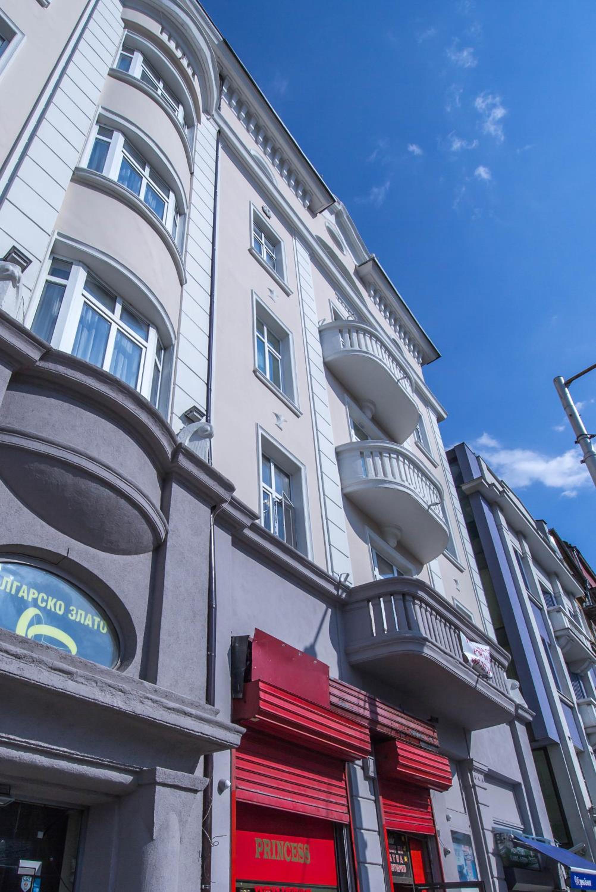 Lion's Bridge boutique 2BDRM apt, top center gem