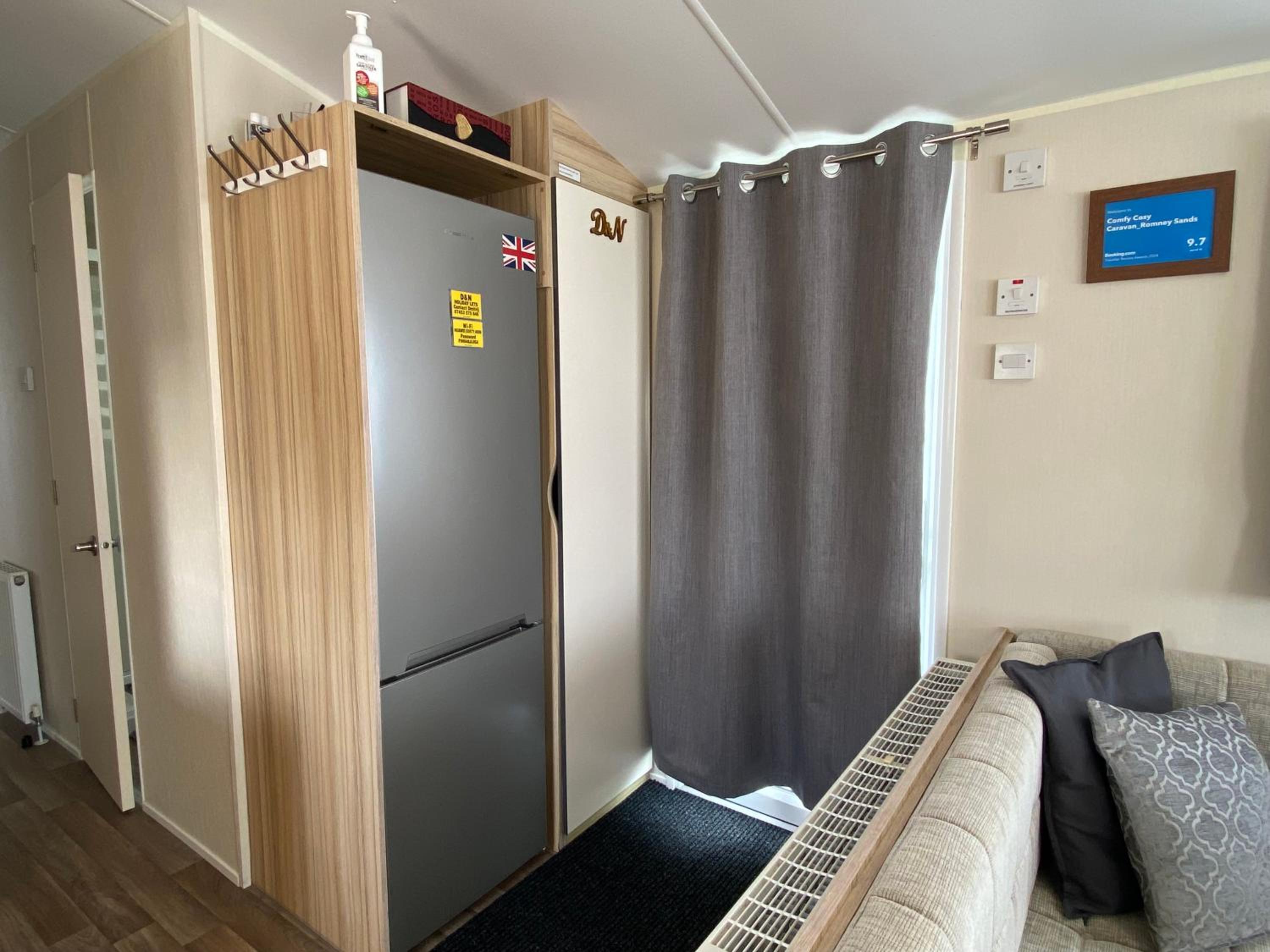 Comfy Cosy Caravan_Romney Sands view 5
