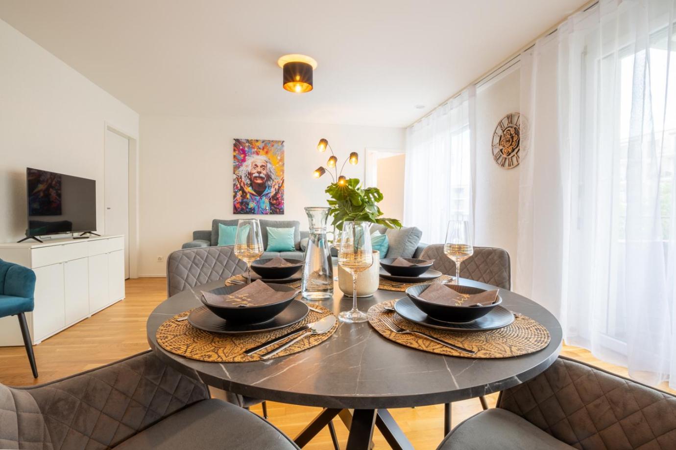 Special EiNSTEiN IIV Apartment, Messe Kleinbasel 10-STAR