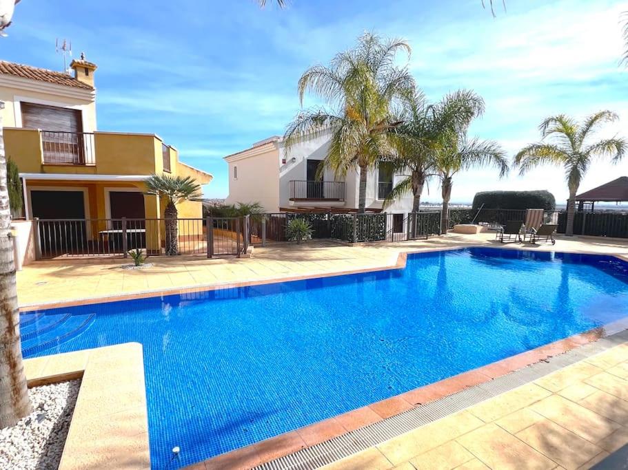 Alucinante villa a pie de golf piscina Altaona Golf