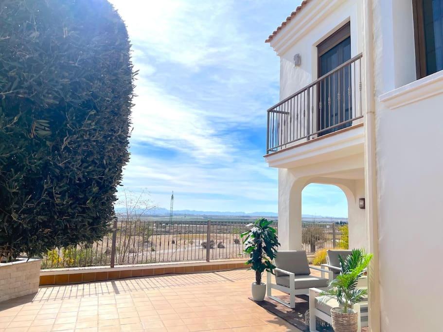 Alucinante villa a pie de golf piscina Altaona Golf