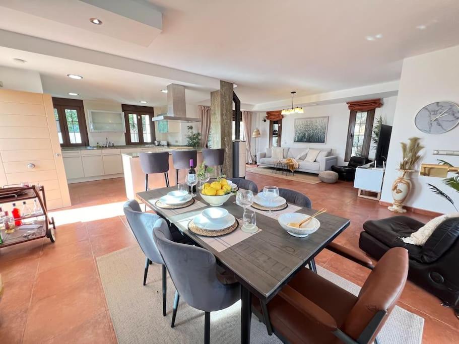 Alucinante villa a pie de golf piscina Altaona Golf