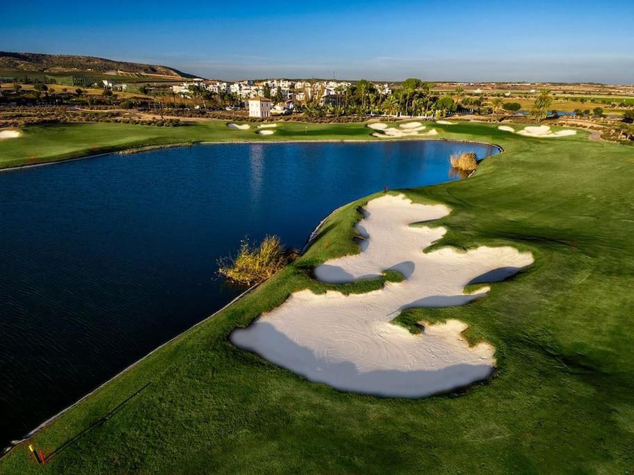 Alucinante villa a pie de golf piscina Altaona Golf