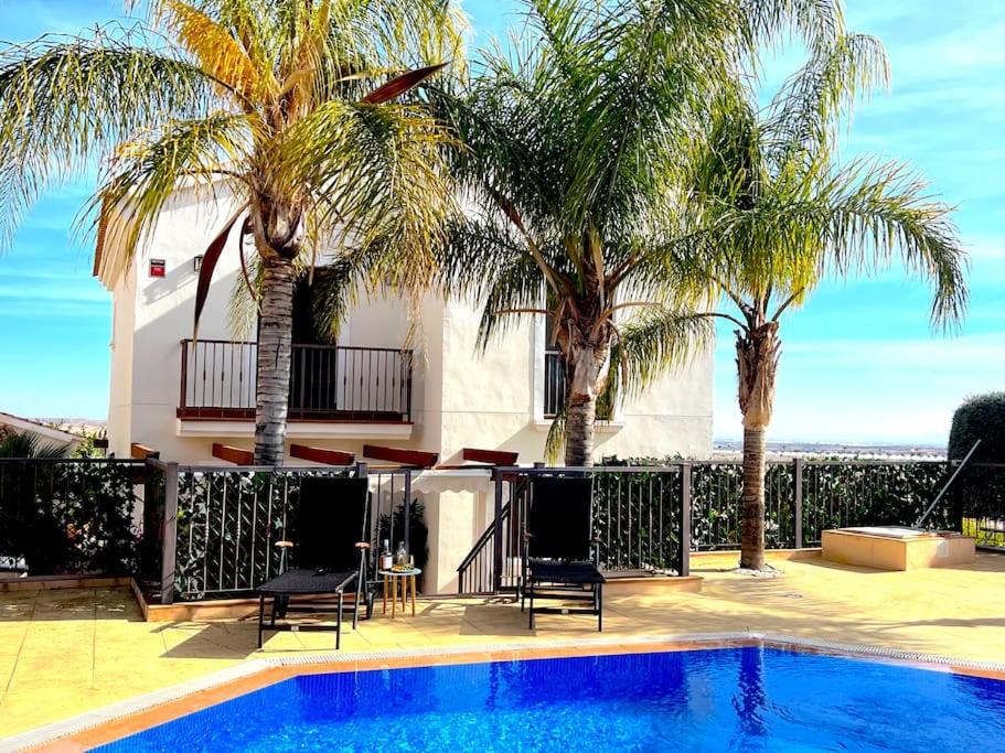 Alucinante villa a pie de golf piscina Altaona Golf