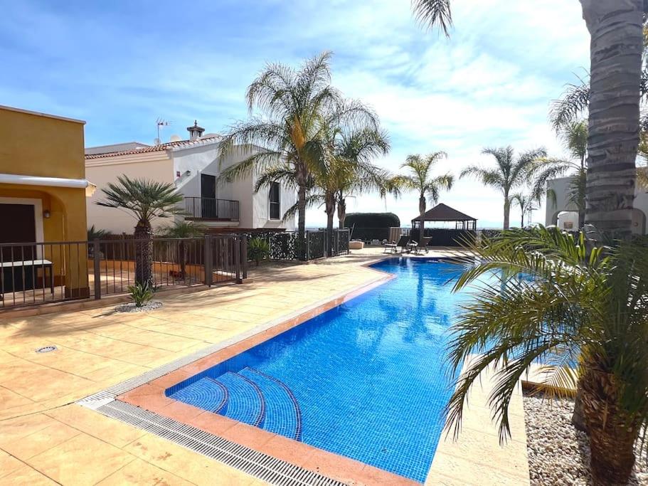 Alucinante villa a pie de golf piscina Altaona Golf