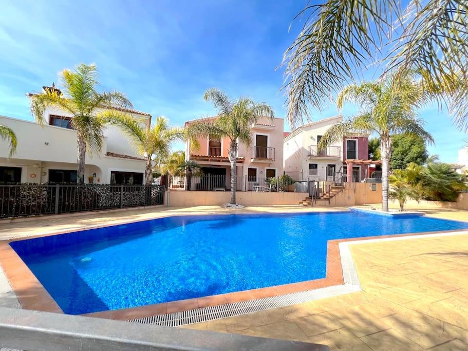 Alucinante villa a pie de golf piscina Altaona Golf