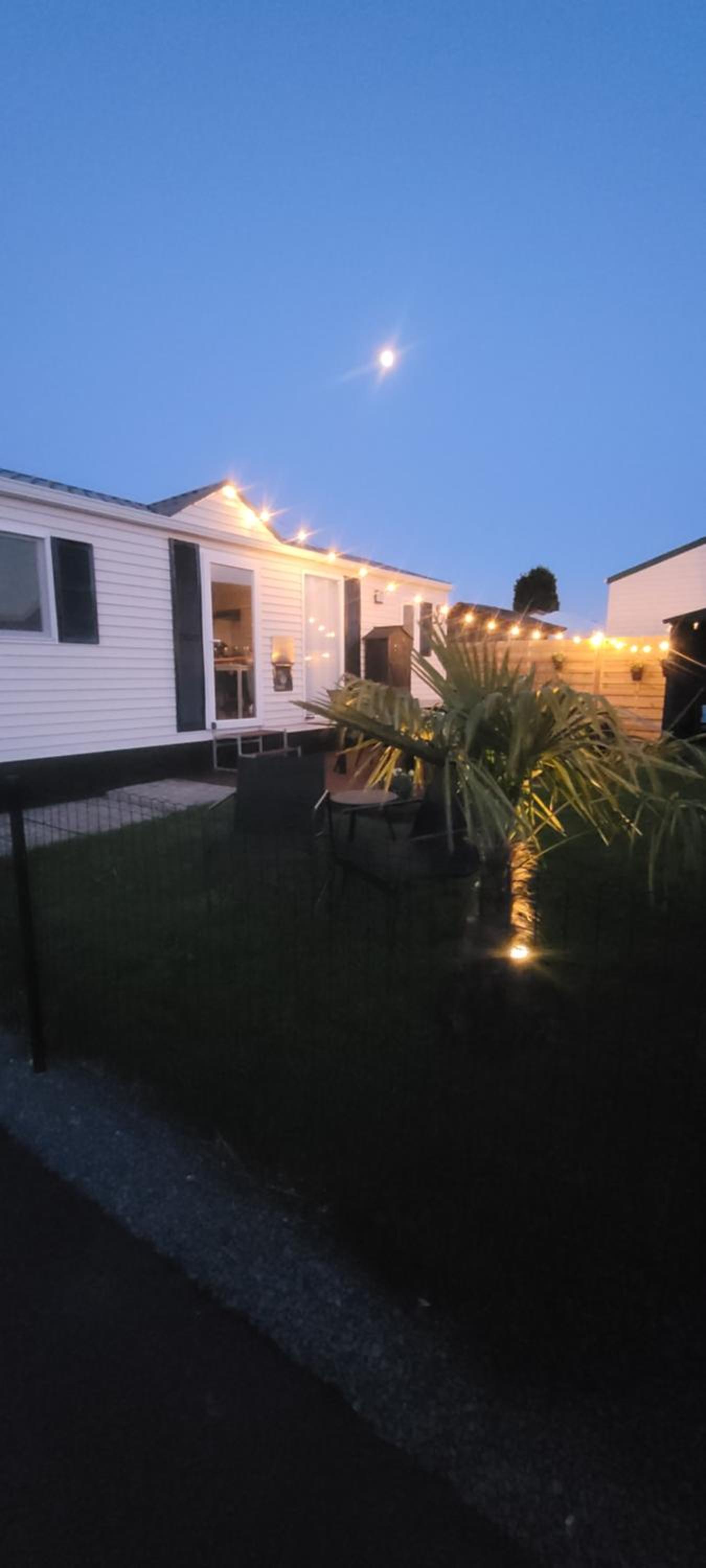 Chalet Sea-renity Lakeside met jacuzzi