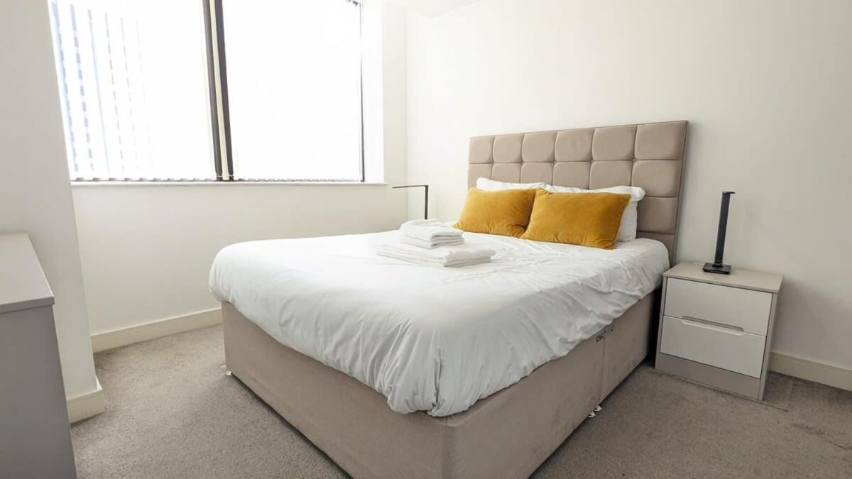 1 Bed Modern City Living - Broad Street Bham