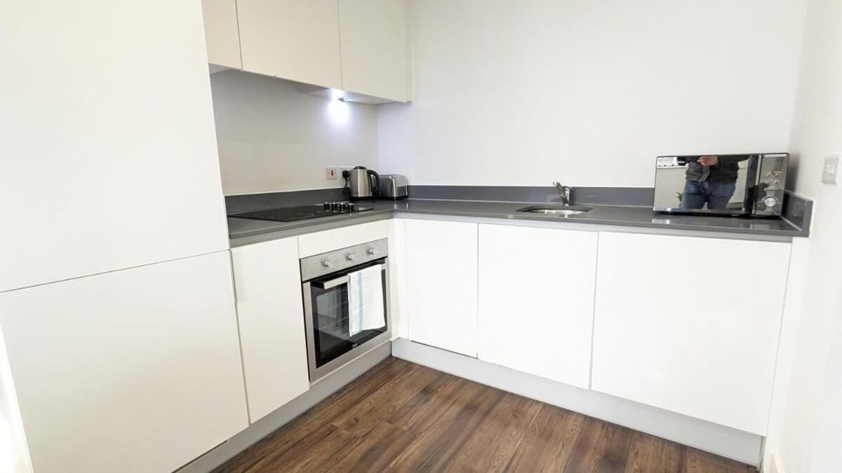 1 Bed Modern City Living - Broad Street Bham