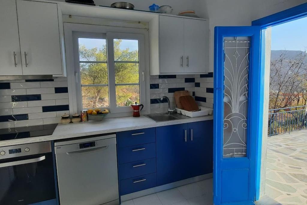 Mountain Villa with sea view photo 2