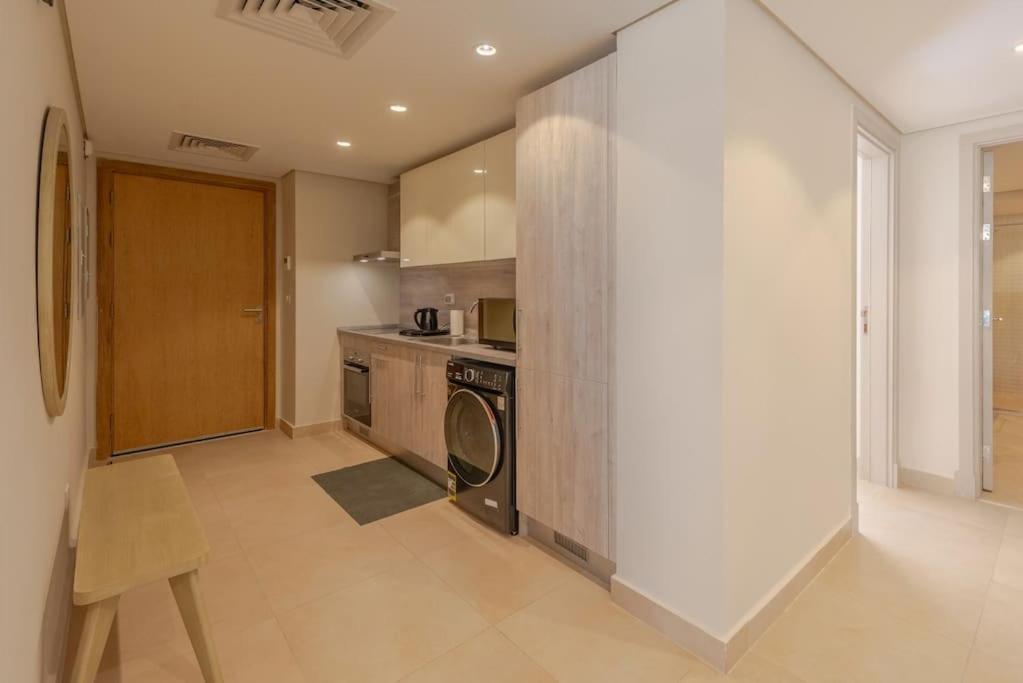 Ground Floor 2BR Apt in Mangroovy, Pool & Beach view 5