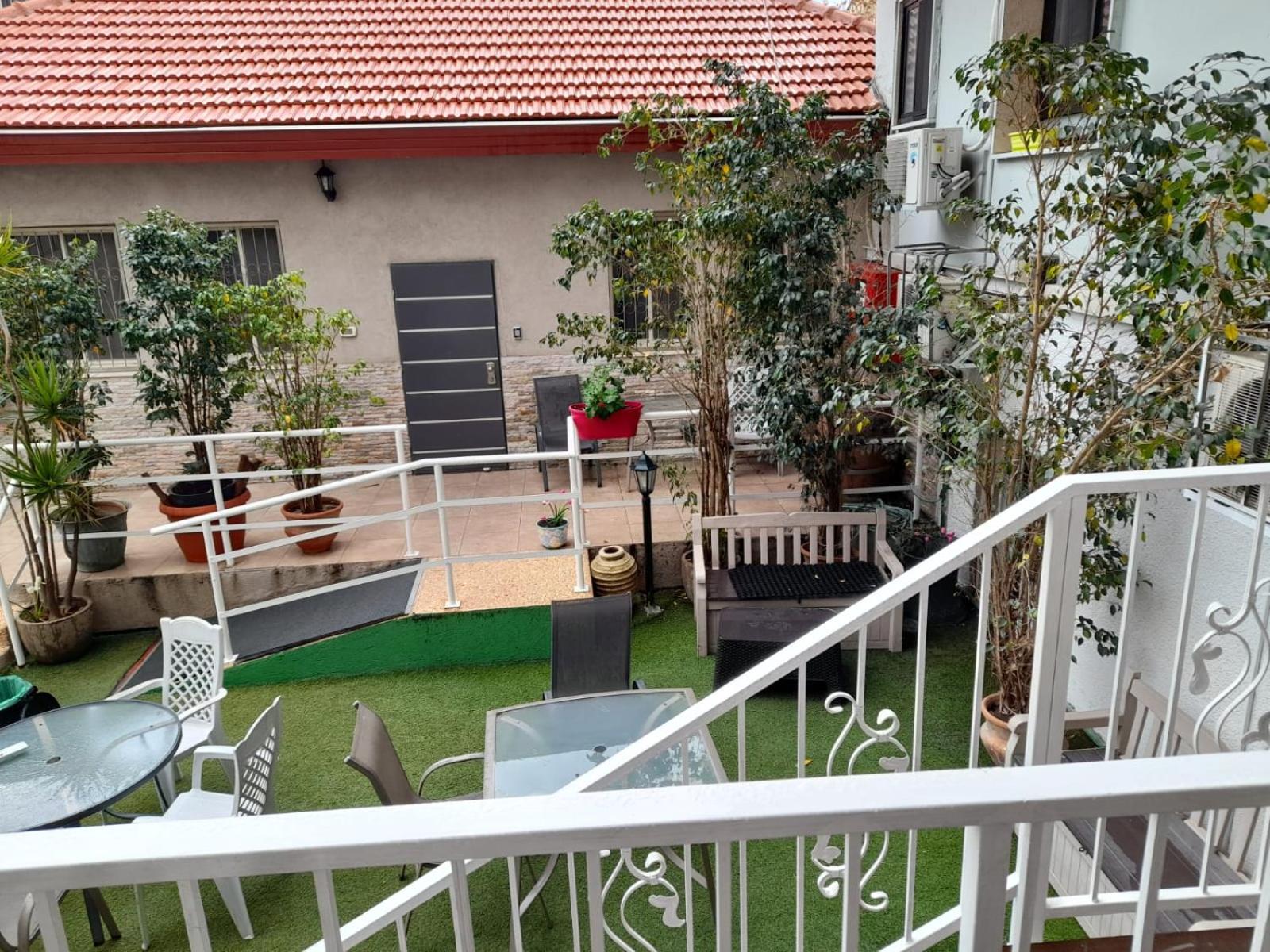 Talpiot Garden Studios by Loui view 5