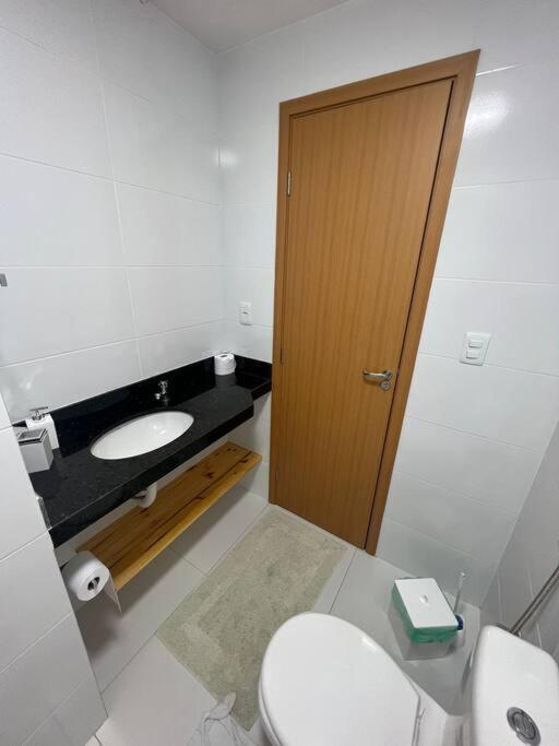 Apartamento Confortável e Espaçoso em Condomínio Familiar, 2 Quartos com 1 suíte e Lazer de Clube