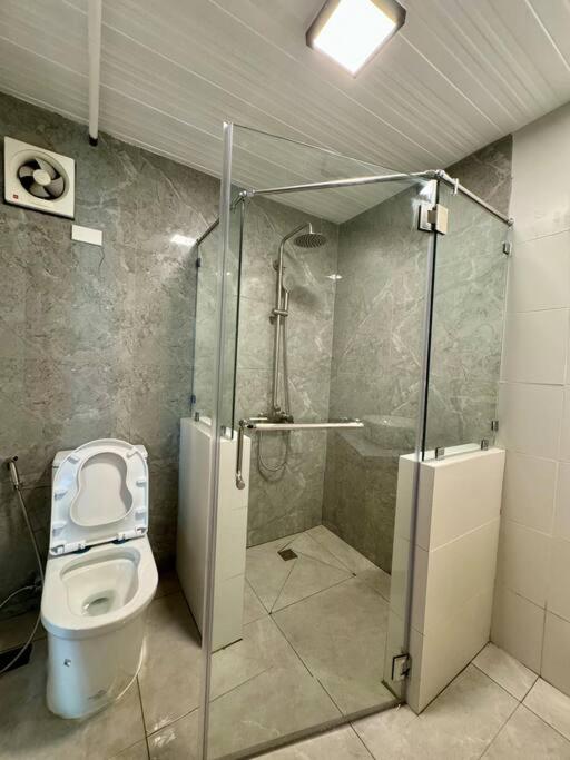 Spacious Loft Type Unit in City view 3