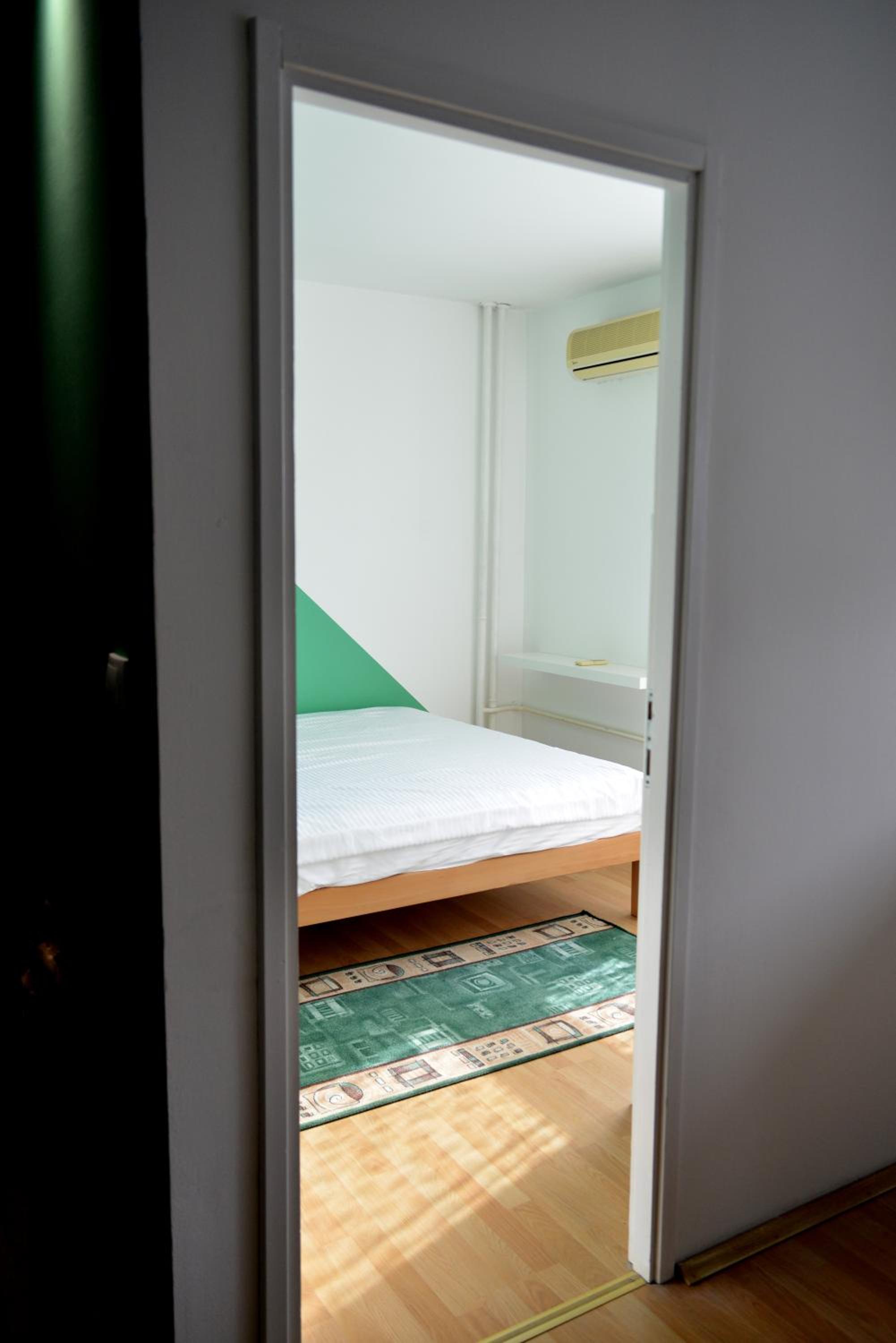 Three Aces Apartment