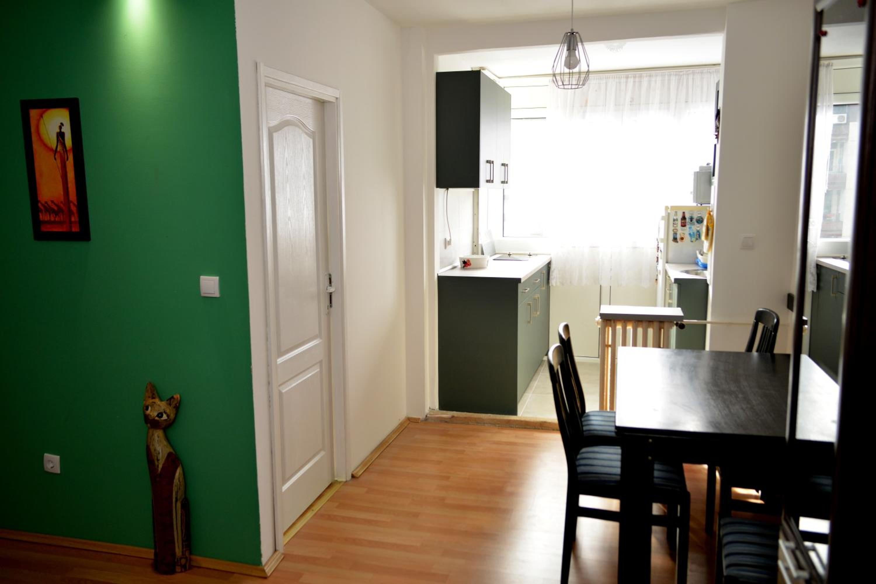 Three Aces Apartment