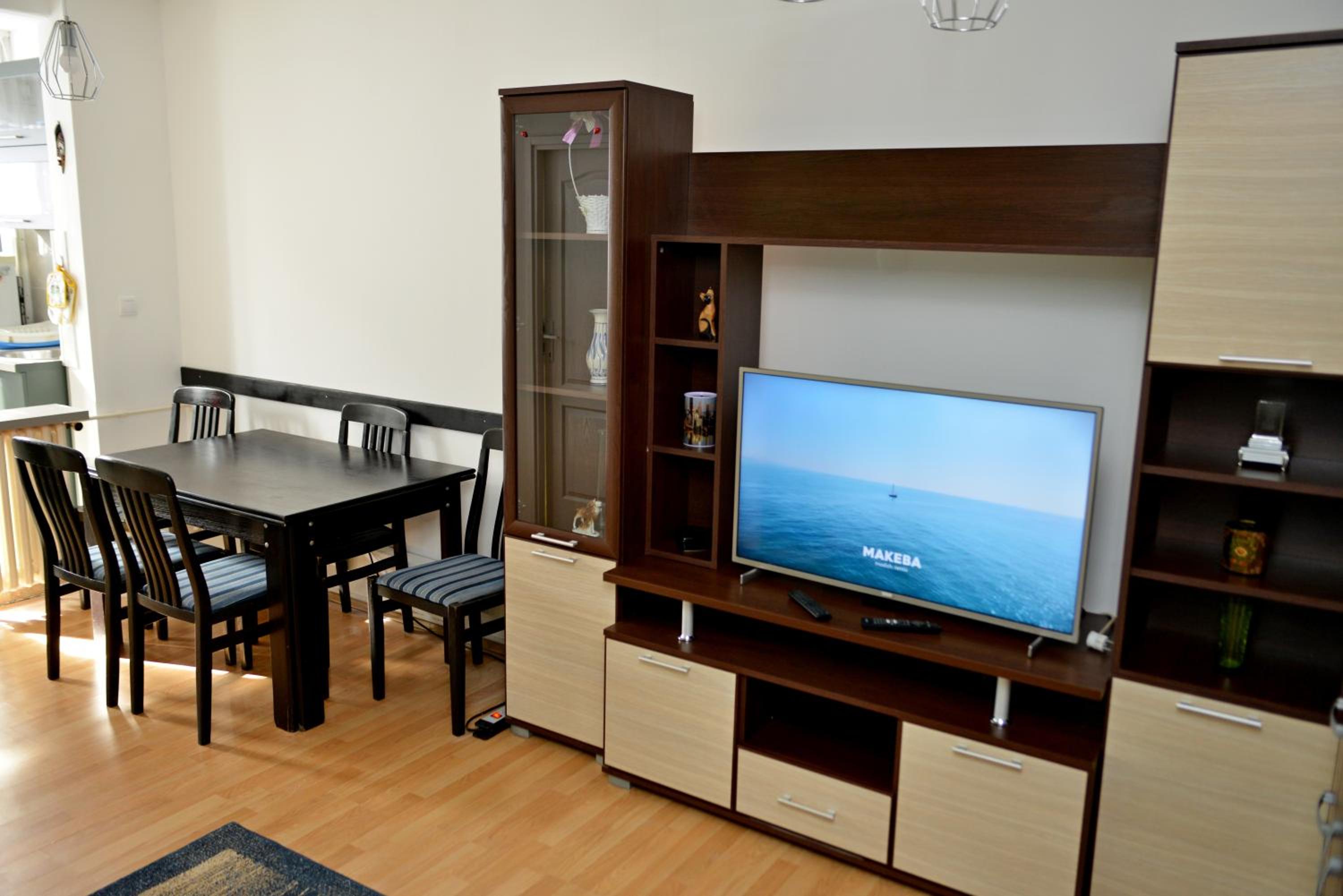 Three Aces Apartment
