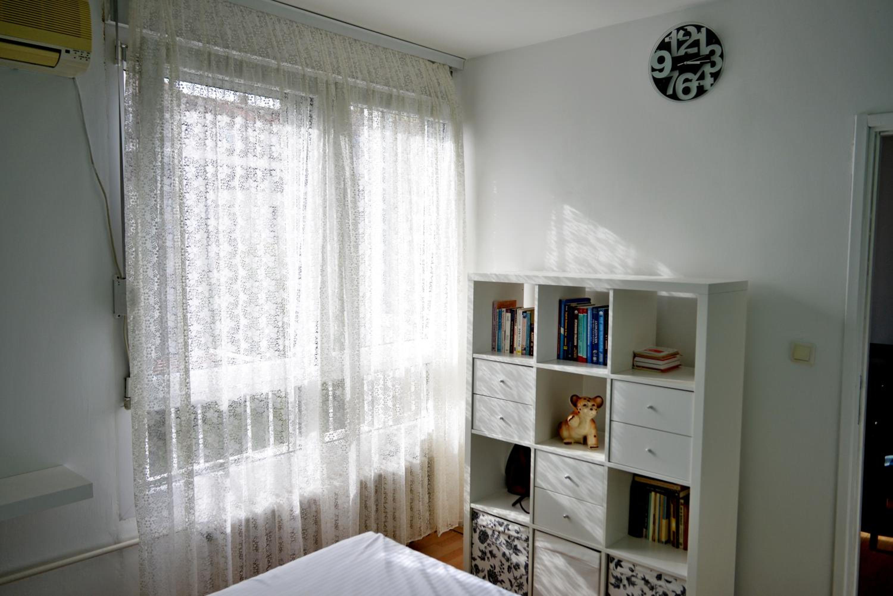 Three Aces Apartment