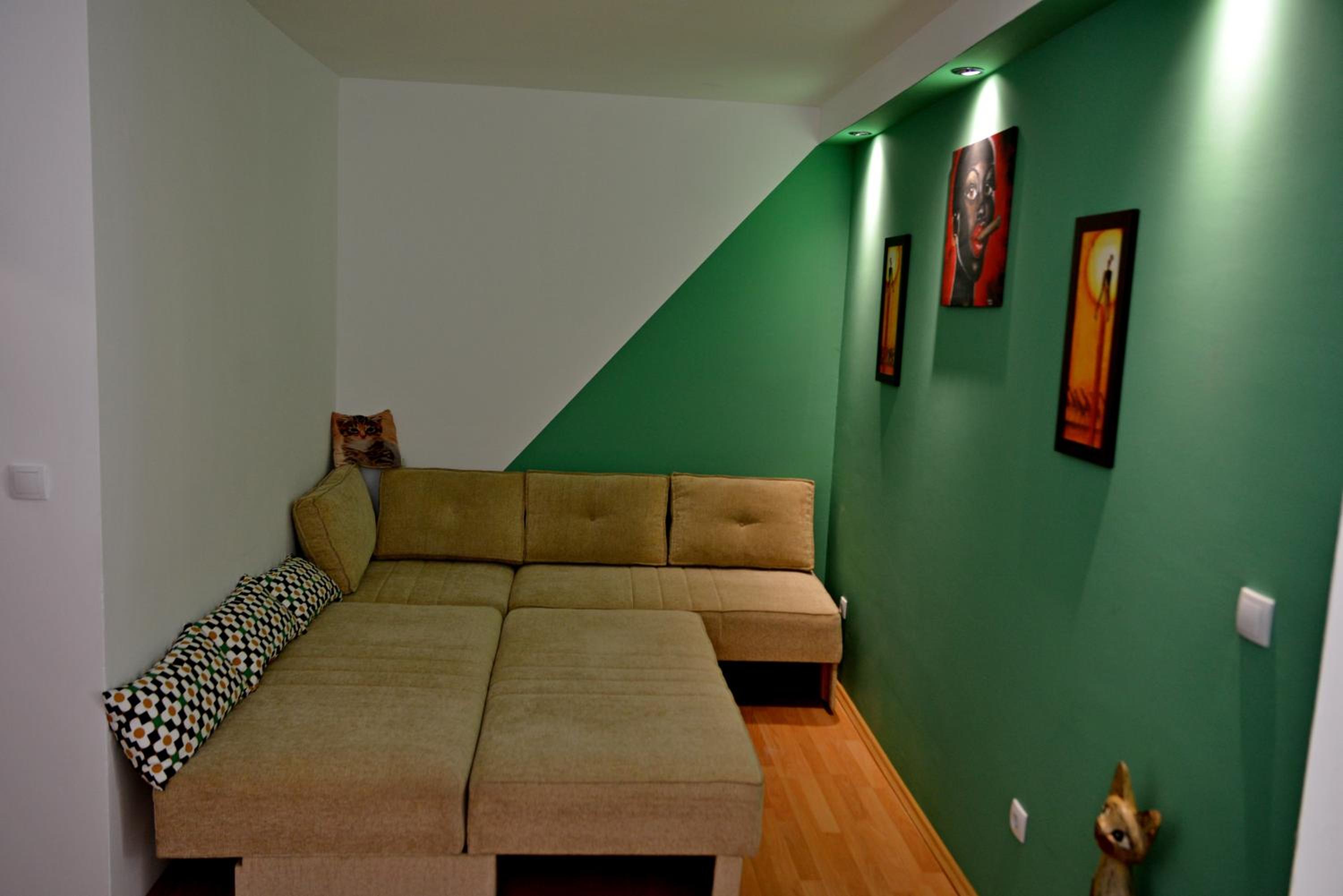 Three Aces Apartment