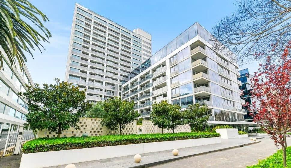 Pride Fawkner Apartments