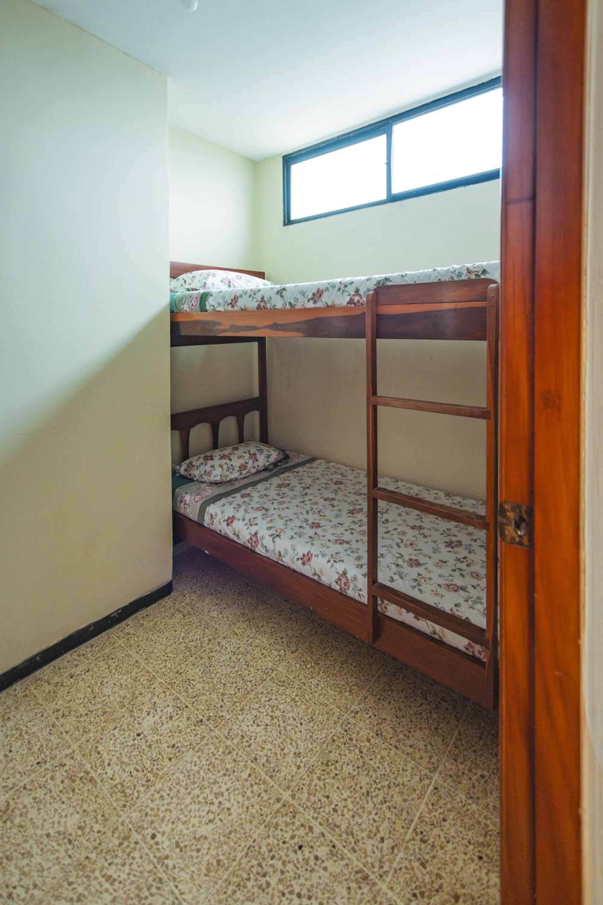 Apartment - Sleeps & Free Parking