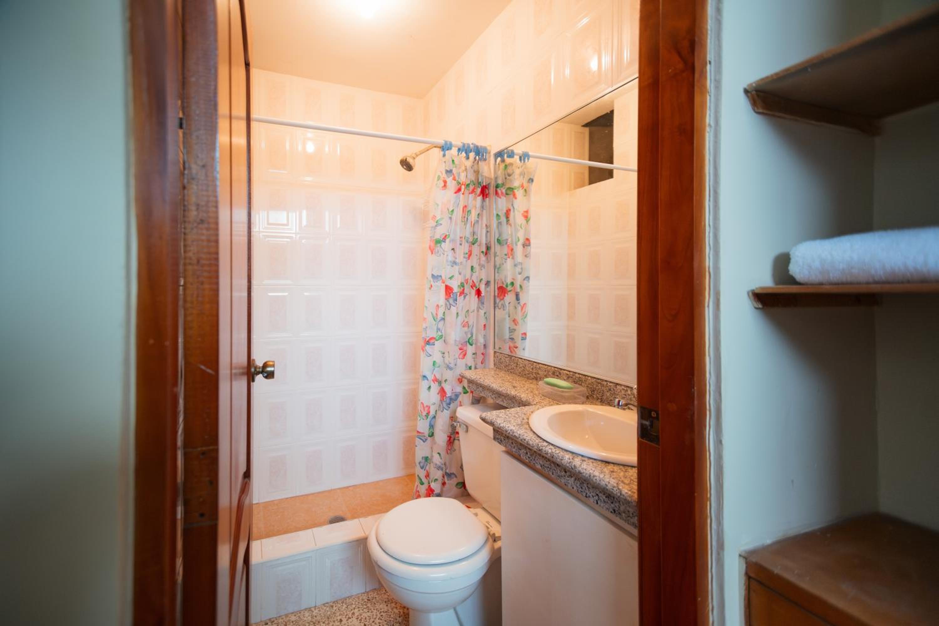 Apartment - Sleeps & Free Parking