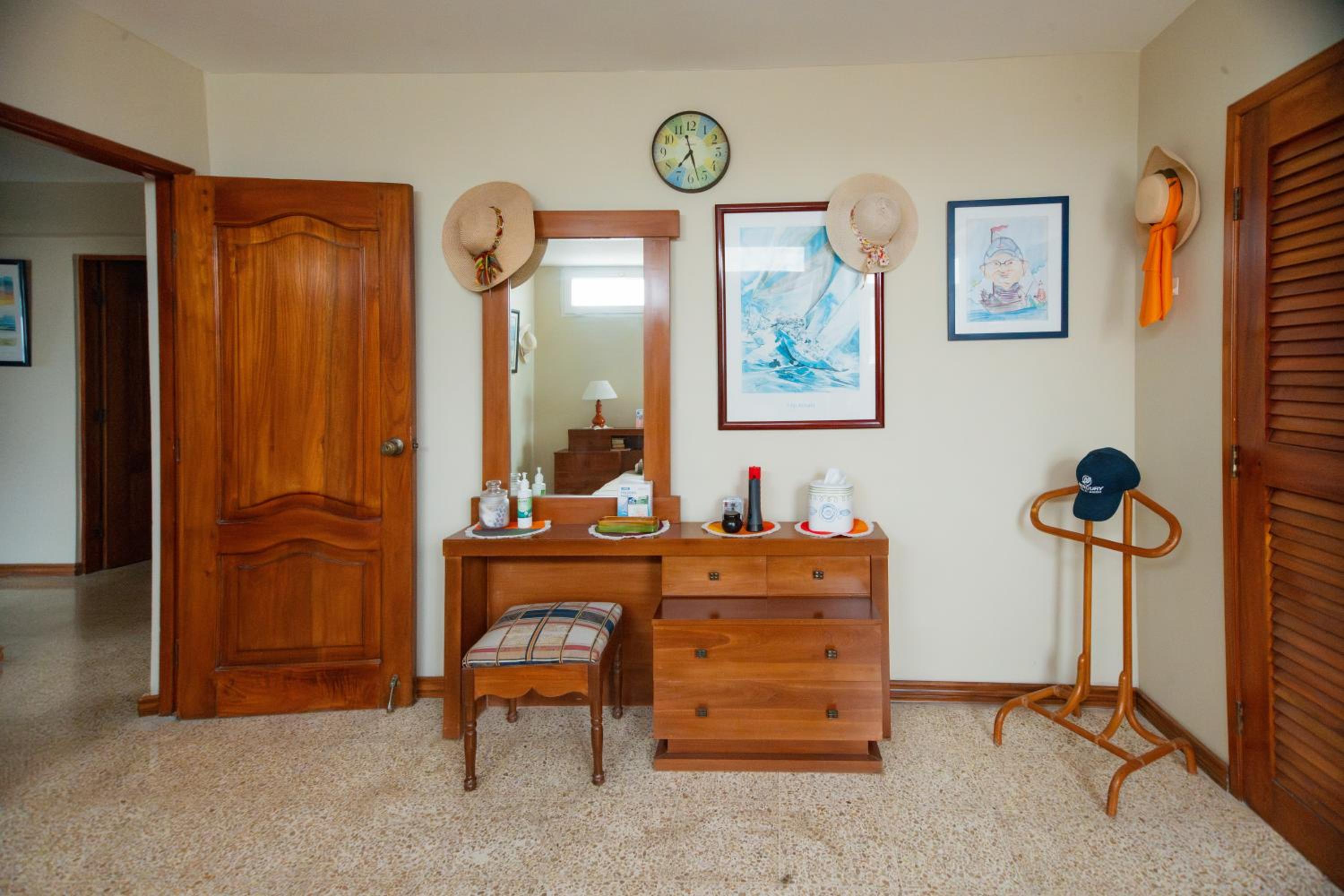 Apartment - Sleeps & Free Parking
