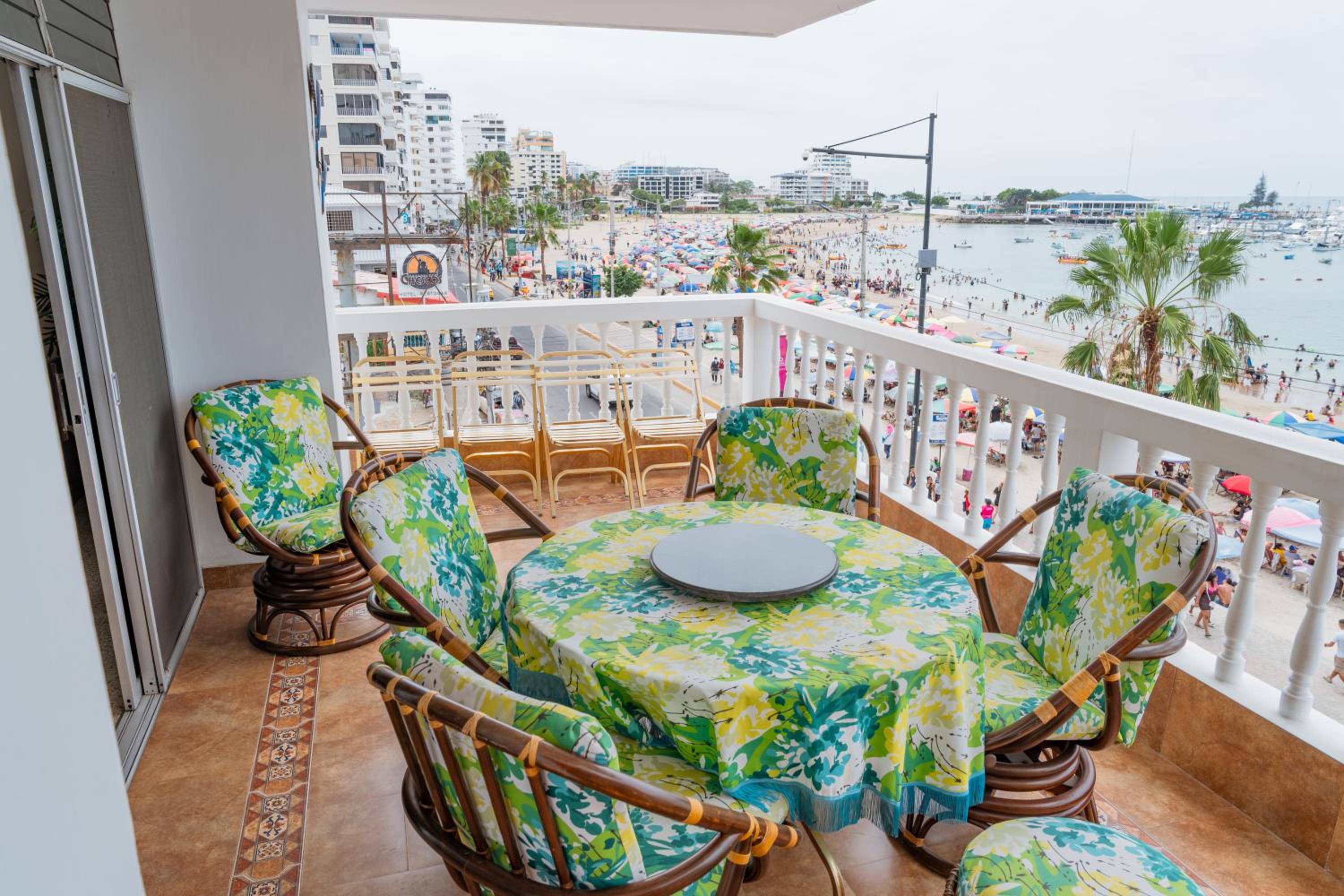 Apartment - Sleeps & Free Parking