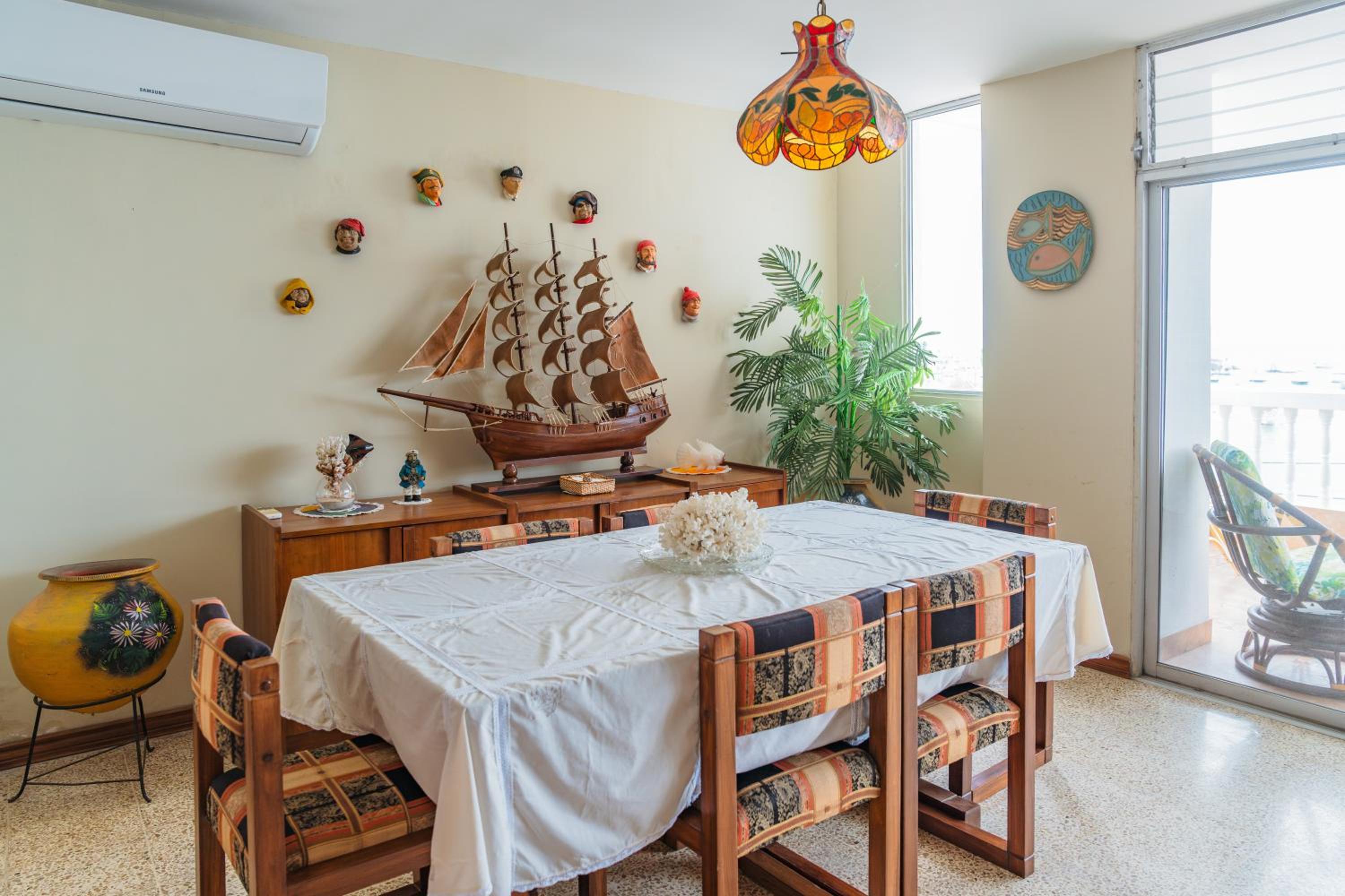 Apartment - Sleeps & Free Parking