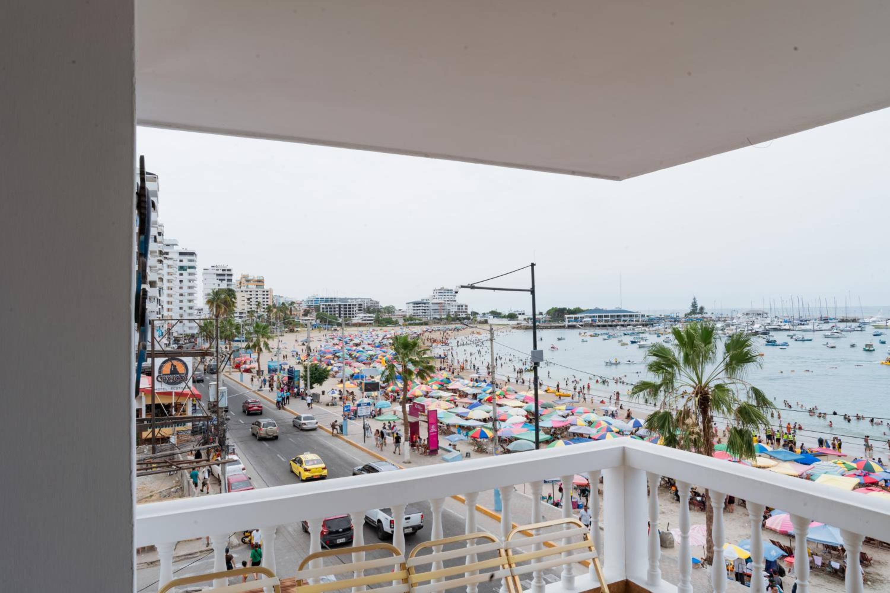 Apartment - Sleeps & Free Parking