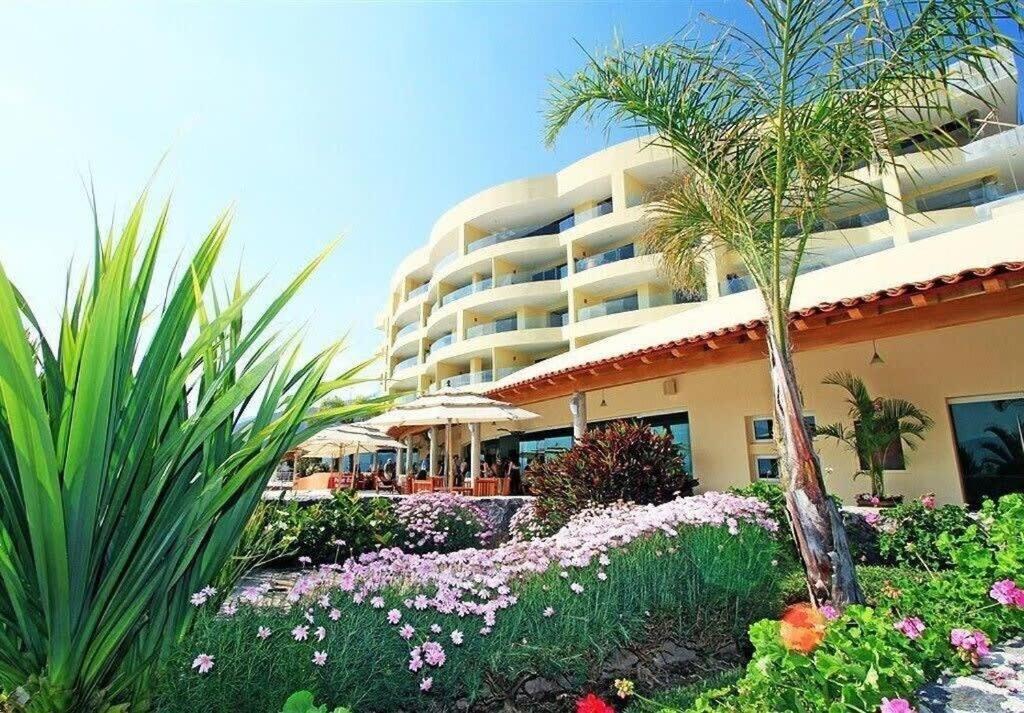 Hotel Exquisite 1BR Condominium - Image 1