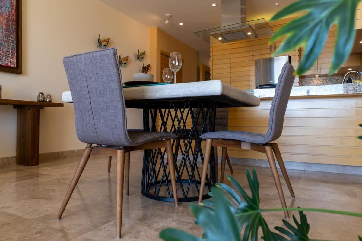 Exquisite 1BR Condominium view 3