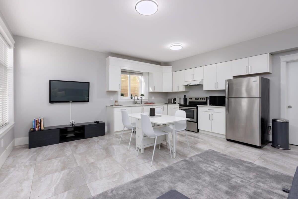 2 BR Basement Suite for 6 ppl in Delta