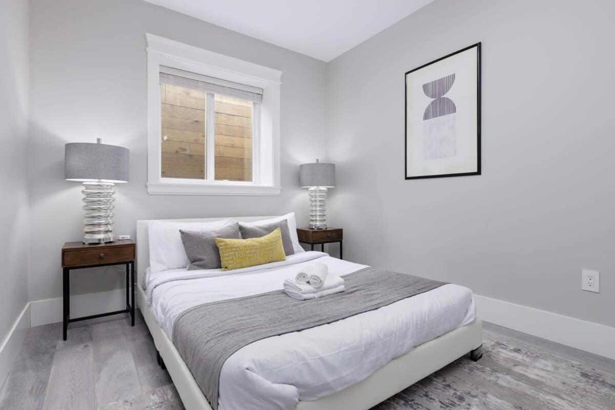 2 BR Basement Suite for 6 ppl in Delta