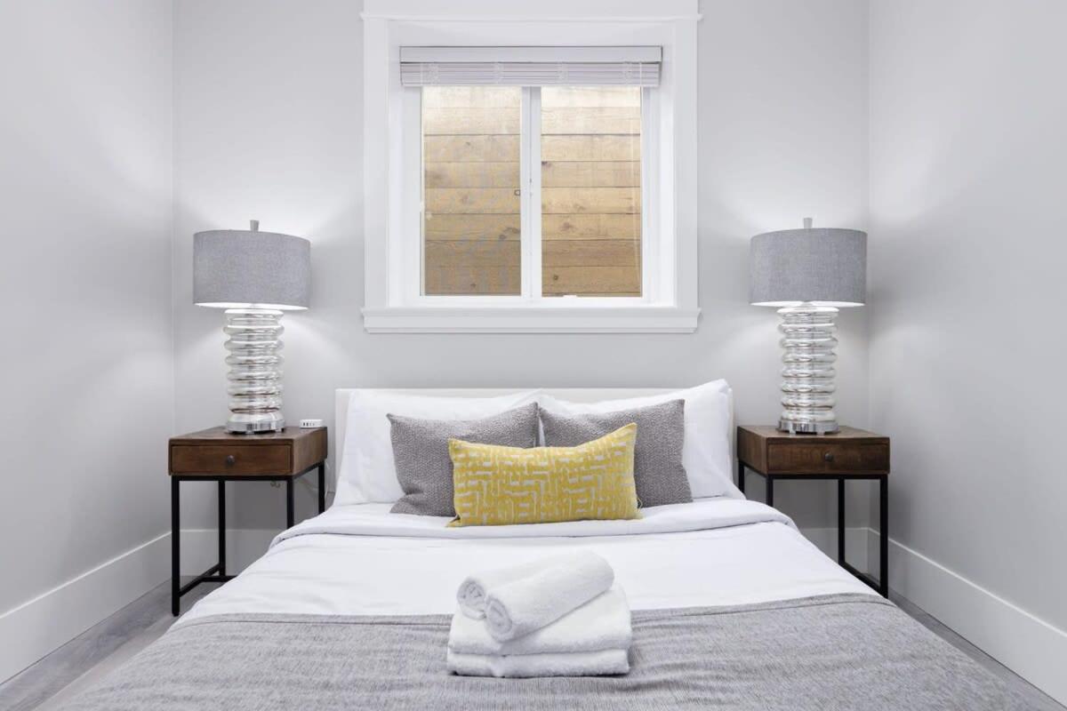 2 BR Basement Suite for 6 ppl in Delta
