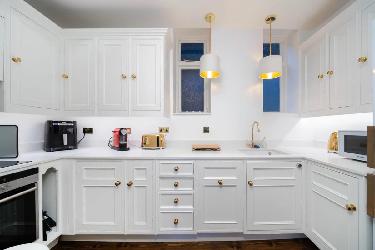 Stylish 2-Bed Flat in London