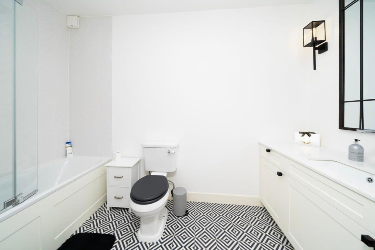 Stylish 2-Bed Flat in London