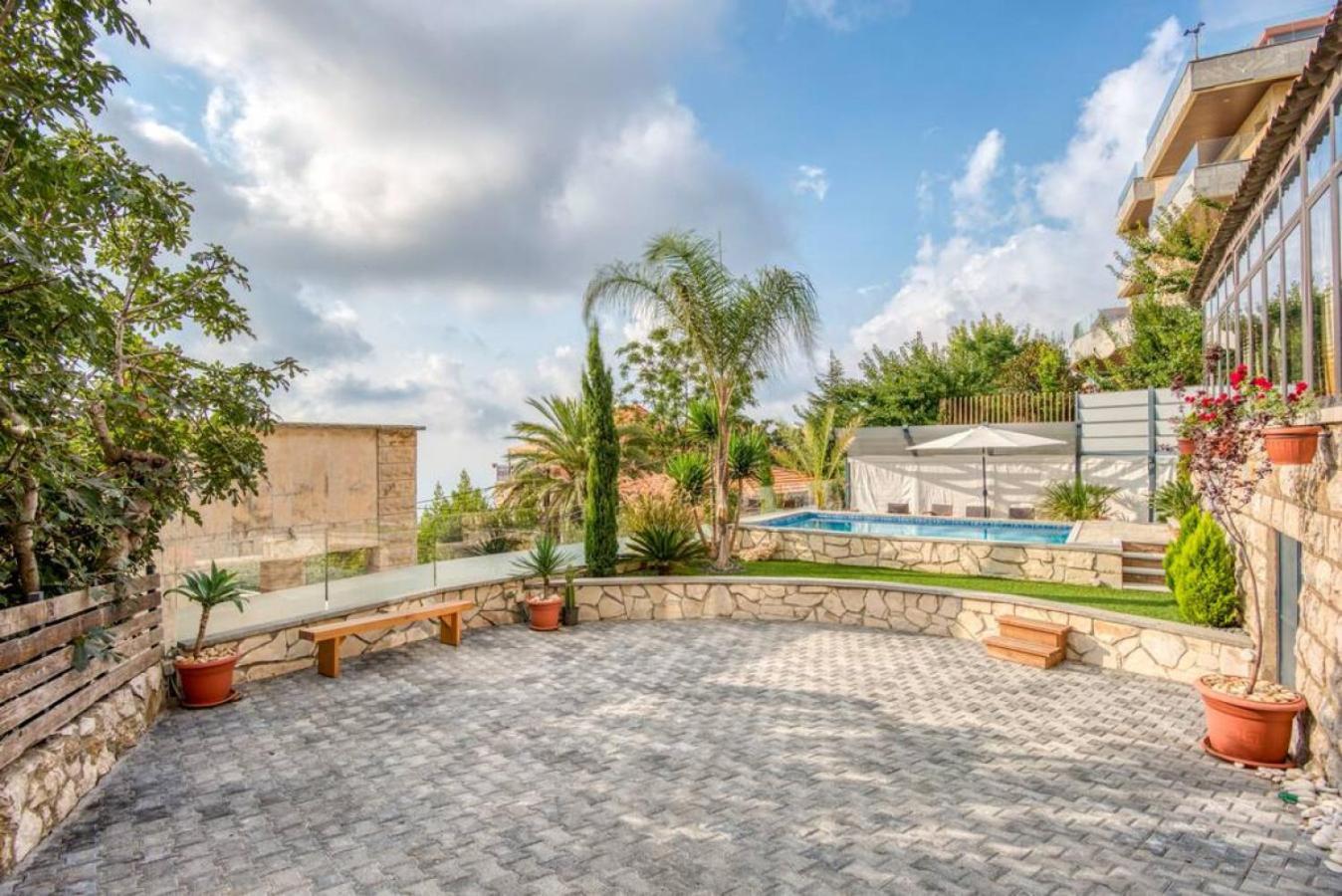 La Kava 1-BR Apt with Terrace in Ain Aar view 5