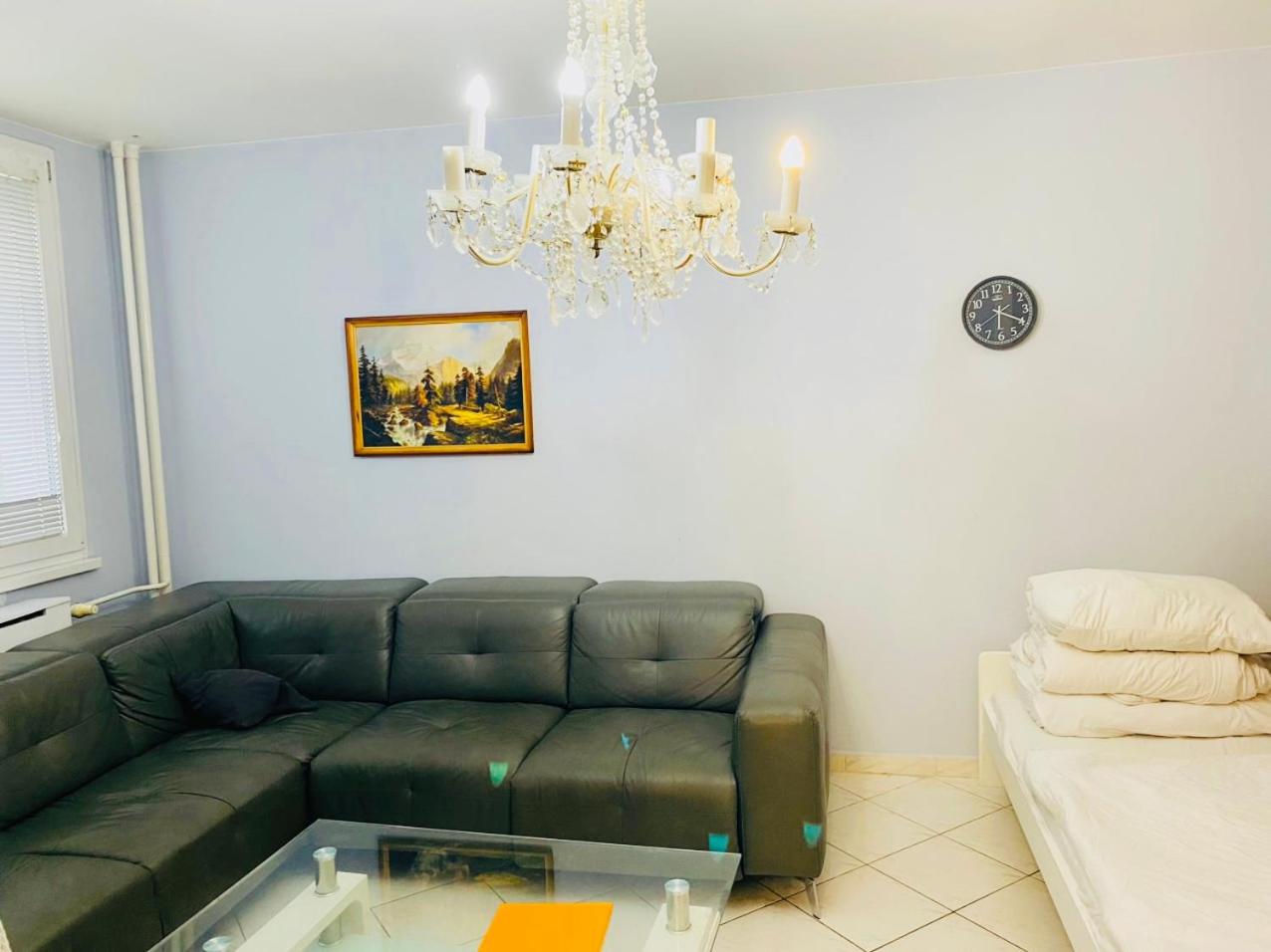 Stunning 2-Bed Apartment in Praha 4
