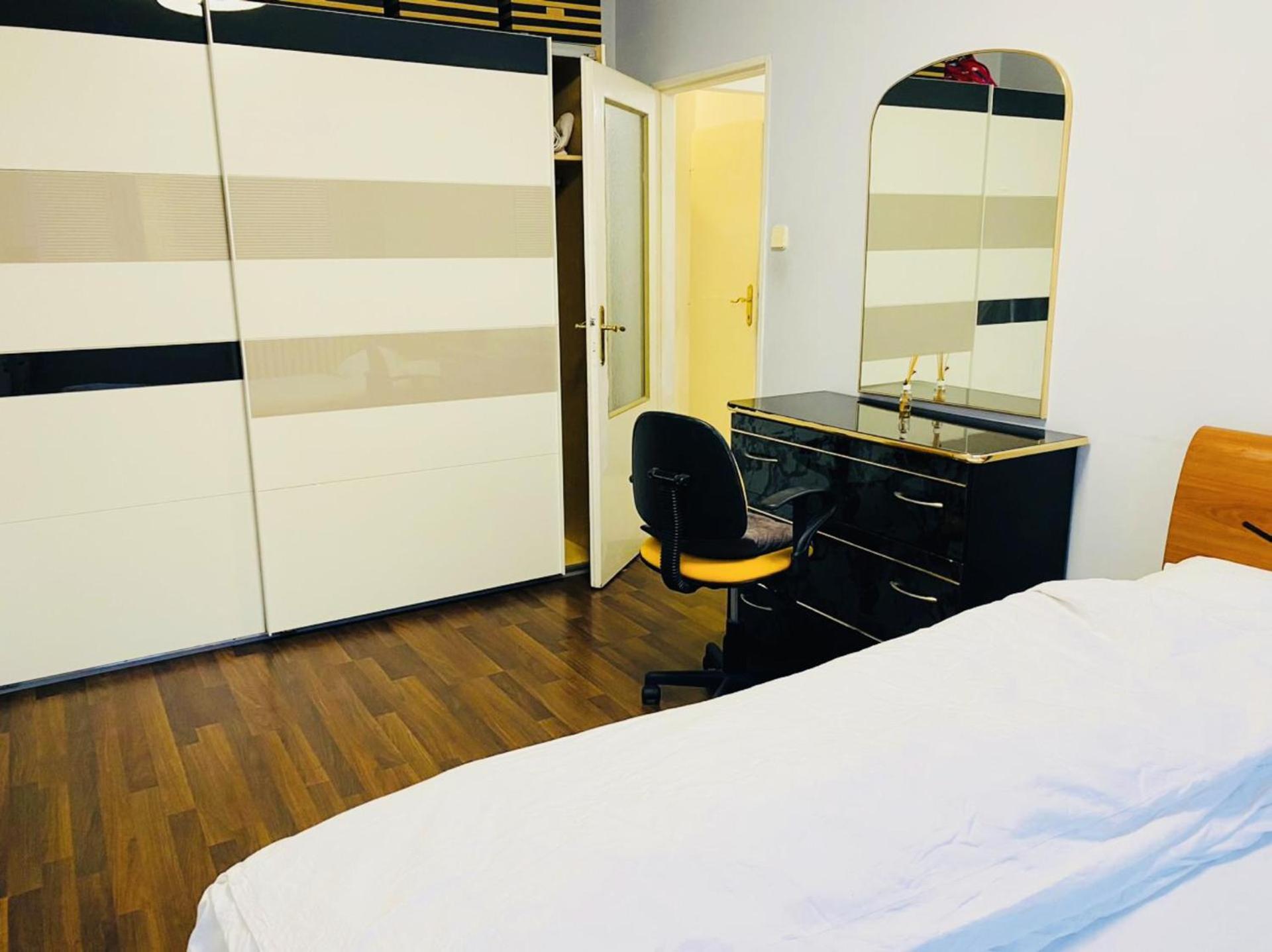 Stunning 2-Bed Apartment in Praha 4
