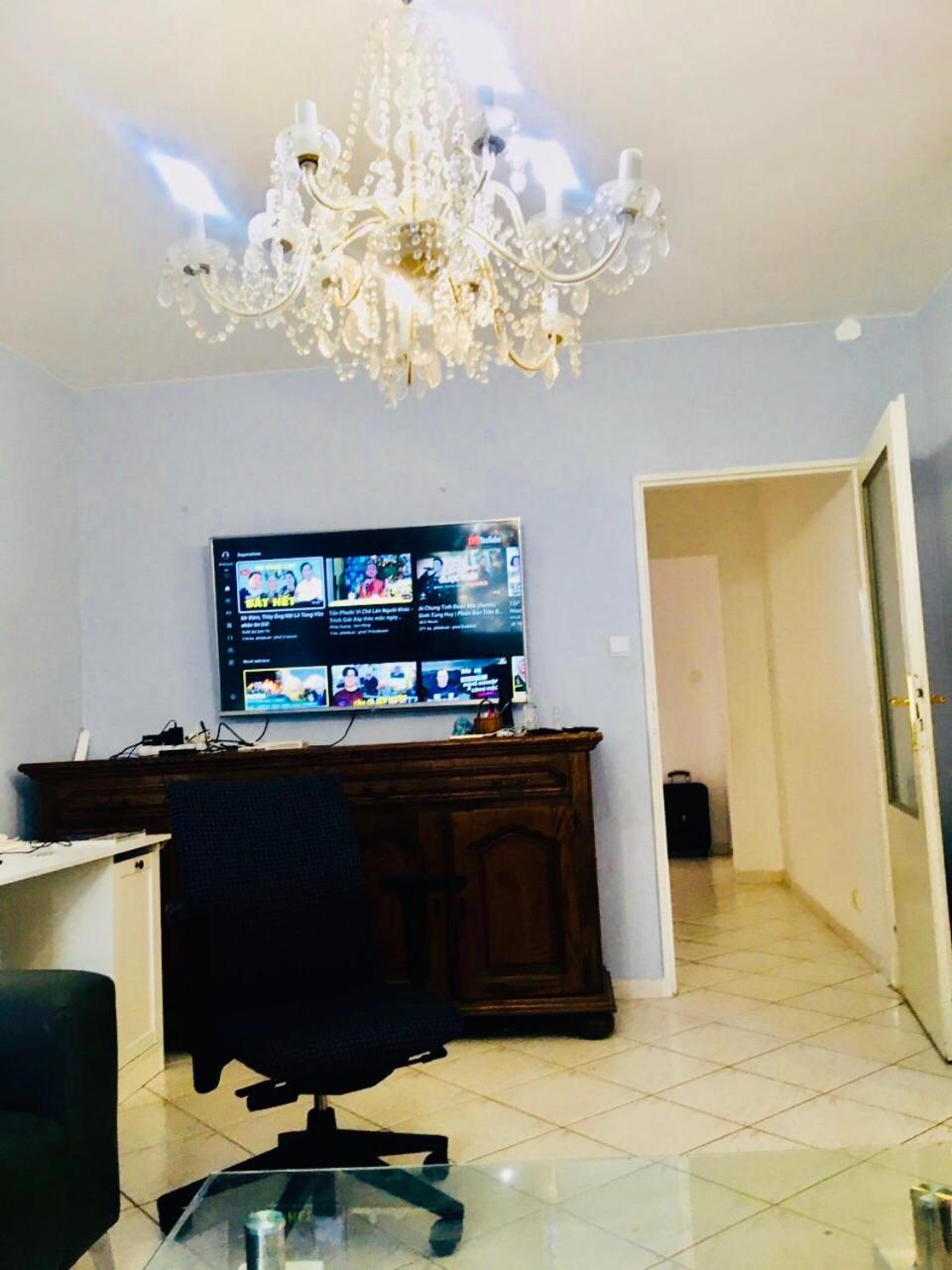 Stunning 2-Bed Apartment in Praha 4