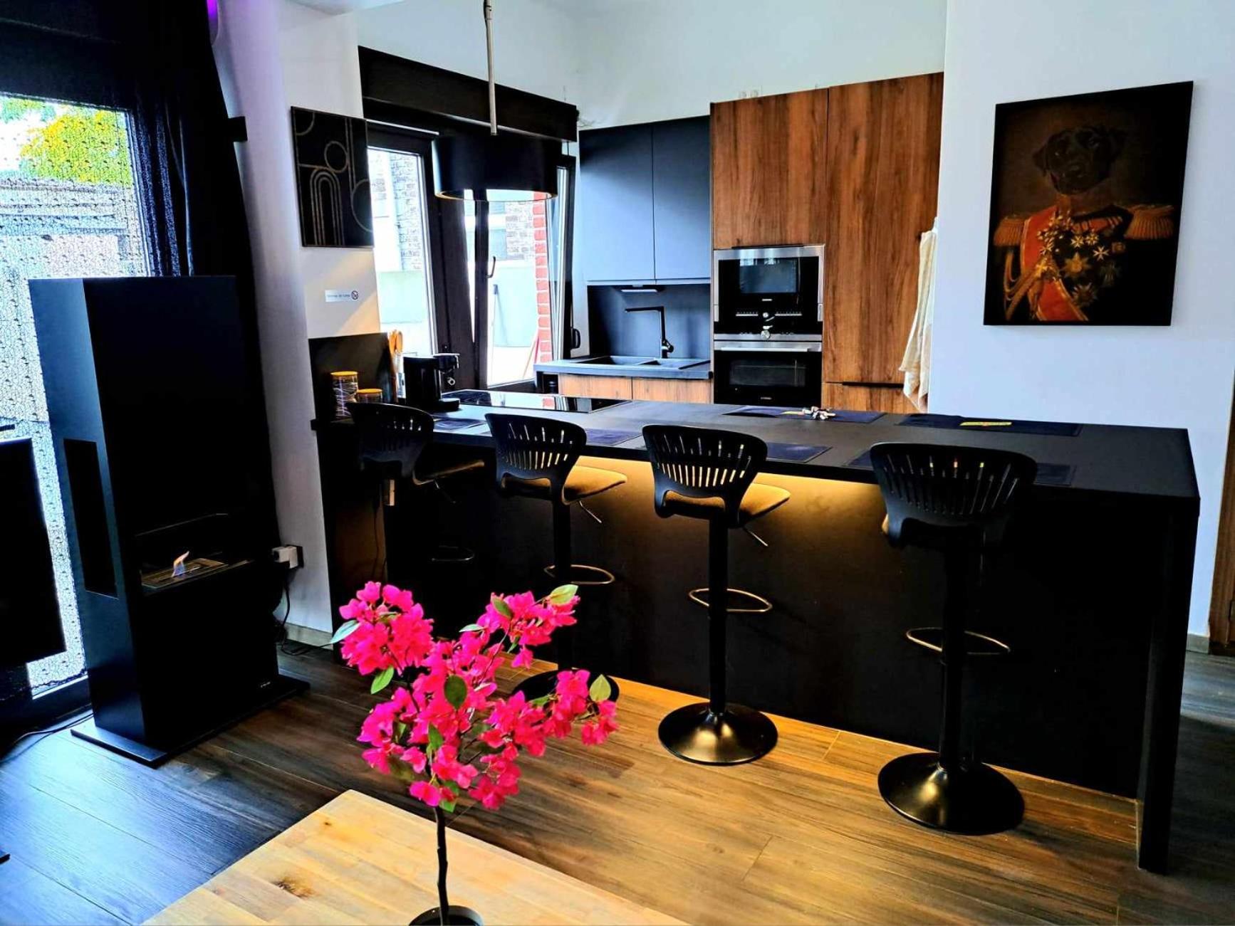 chambre avec 2 lits séparé dans une maison l'hote