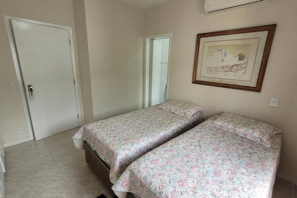 Apartamento Cobertura com Piscina - Guarujá/Pitangueiras